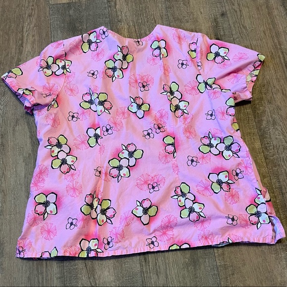 Snoopy scrub top - Picture 4 of 5